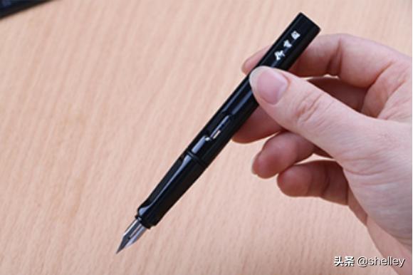 怎么正确装墨囊？:lamy钢笔怎么换墨囊 第2张