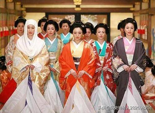 古代女性跟动物交配图:为什么有些动物交配有季节性，而人却没有？