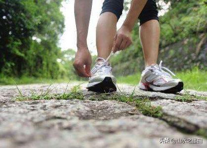 每次慢跑多久为宜，一周跑步运动多少次适合？每次跑多少公里才能达到运动量？