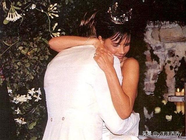 贝克汉姆和维多利亚当年是如何走在一起的？为什么很多球迷认为贝嫂毁了小贝的生涯？插图76