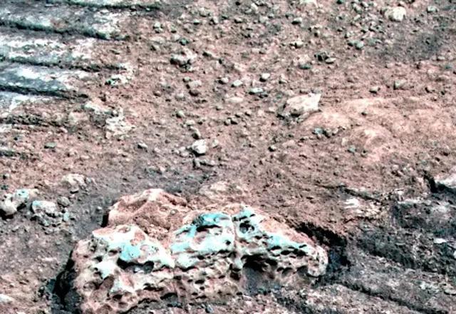 什么时候能与祝融号取得联系，祝融号传回火星照片，岩石上有像“霉菌”的东西，有生命存在吗