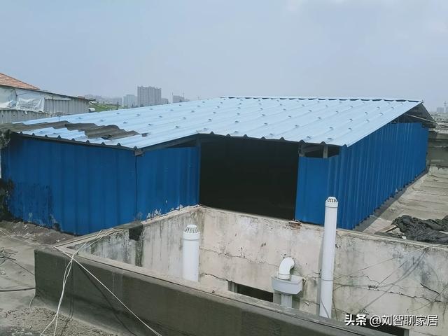 宁愿漏水也要住顶楼,自家顶楼漏水能搭雨棚吗？