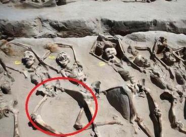 千年古墓走出活女尸:古代的活人陪葬，人进去以后能在墓穴里活多久