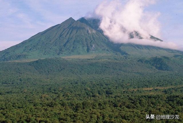 马拉维湖形成过程:泰山地下大裂谷是怎么形成的，与东非大裂谷有什么不同？