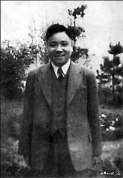 明楼扮演者:电视剧《伪装者》中靳东扮演的明楼历史原型真是“五重间谍”么？