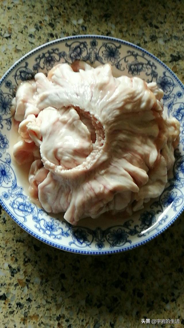 头条问答 - 鸡冠油能吃吗?炸鸡冠油是什么味儿?(4个回答)