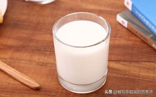 脱脂全脂牛奶该怎么选，全脂牛奶做的奶粉比脱脂牛奶做的奶粉好吗