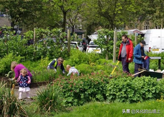 卢布，10块人民币能兑换100块卢布，那在俄罗斯可以买到什么