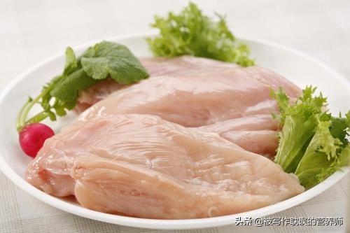 青椒鸡胸脯肉的做法:青椒鸡胸脯肉的做法家常菜 血脂高可以吃鸡胸肉吗？如何做鸡胸肉吃起来才健康？