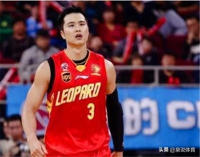孟铎:游子回家，“CBA韦德”孟铎重回深圳，他的年薪有多少呢？