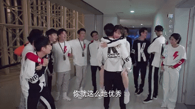 亲爱的热爱的剧照:《亲爱的，热爱的》播出后，李现是否被过度营销？