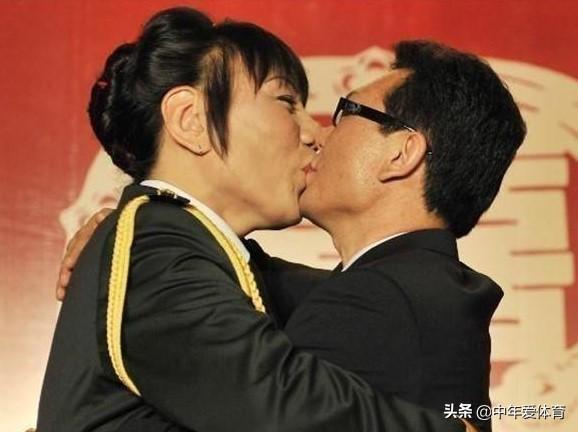 郑海霞有孩子吗:首个加入WNBA的亚洲人，女篮第一中锋郑海霞如今现状如何？