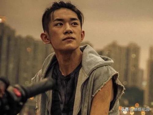 摩天营救的演员:娱乐圈的明星那个更适合演硬汉？