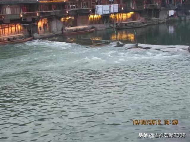 凤凰古城简介:听说凤凰古城很美，请简单介绍一下？
