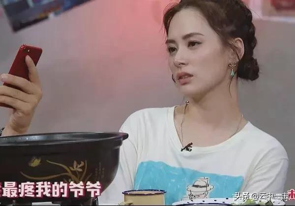 钟欣潼艳照门:为什么香港女明星阿娇离婚也能上热搜