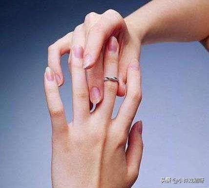 戒指戴在手上的含义:戒指戴在不同的手指上分别是什么含义？
