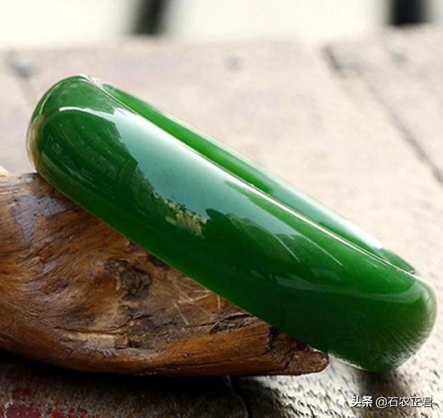 岫岩玉的种类,为什么有人会说辽宁的岫岩玉有名？