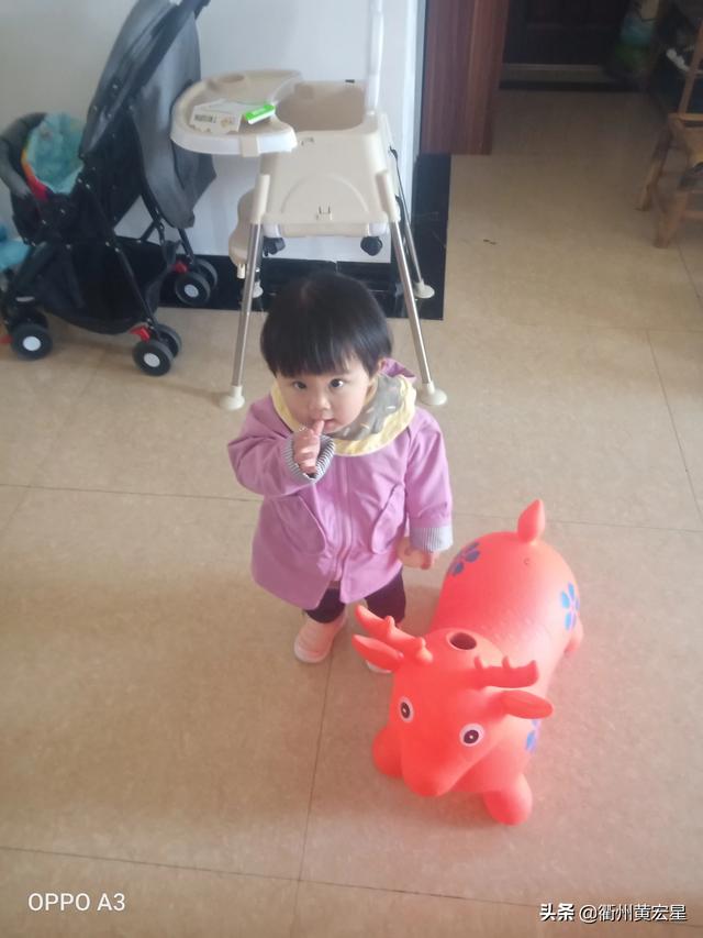 借钱不还:朋友找我借钱，现在拒不还账，是该报警还是起诉？