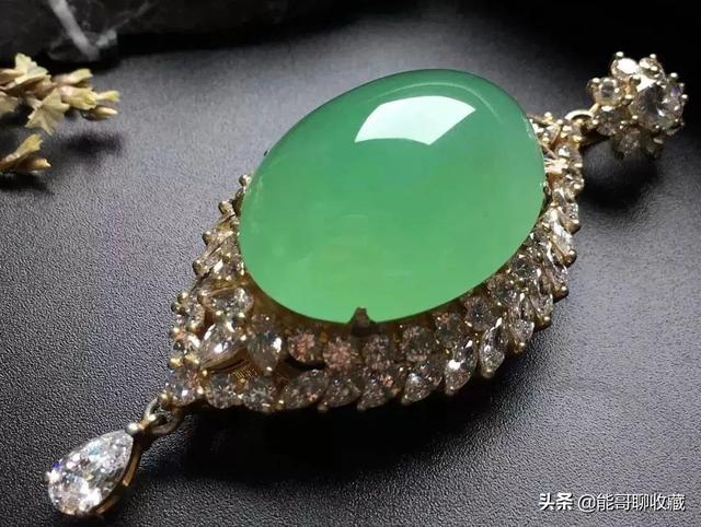 翡翠如何介绍,收藏翡翠的人到底收藏的是翡翠的什么特性？