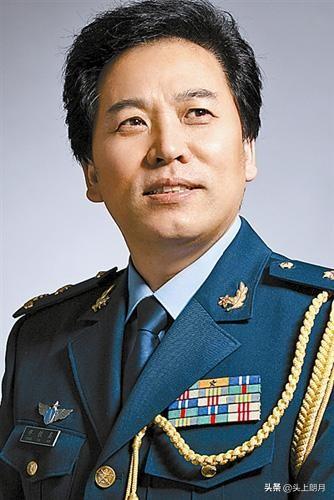 中国男高音歌唱家:我国著名的男高音歌唱家，演唱风格各有千秋，你最喜欢谁呢？