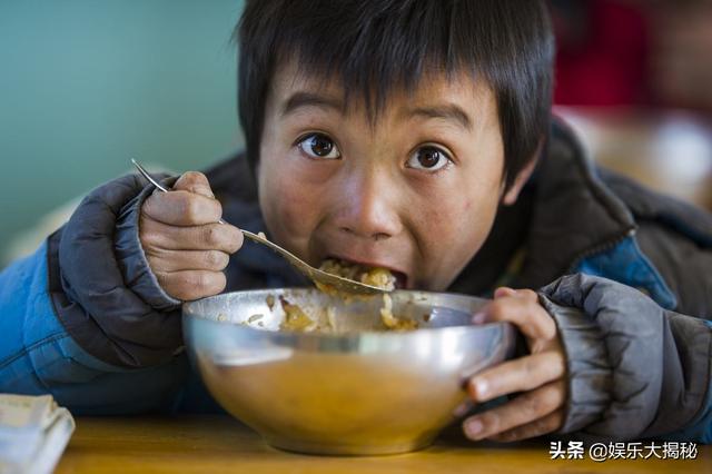 周星驰豪宅抵押:网曝周星驰抵押10亿房产，疑似破产，那么你会帮他捐款吗
