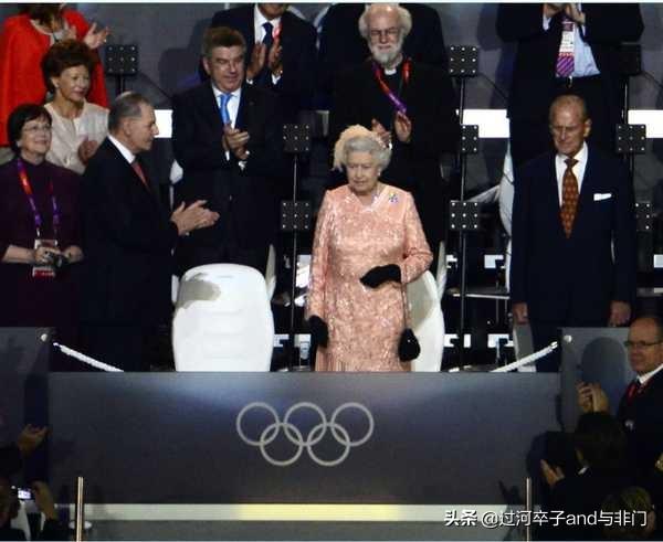 英国女王的狗狗:宠物纠纷，狗狗咬死了别人家的狗狗。我该怎么处理？