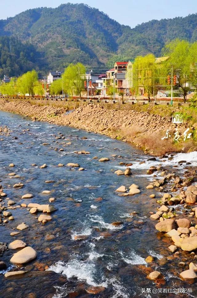 谁可以推荐一个山水不错南方的适合隐居有房子可以租来住的地方