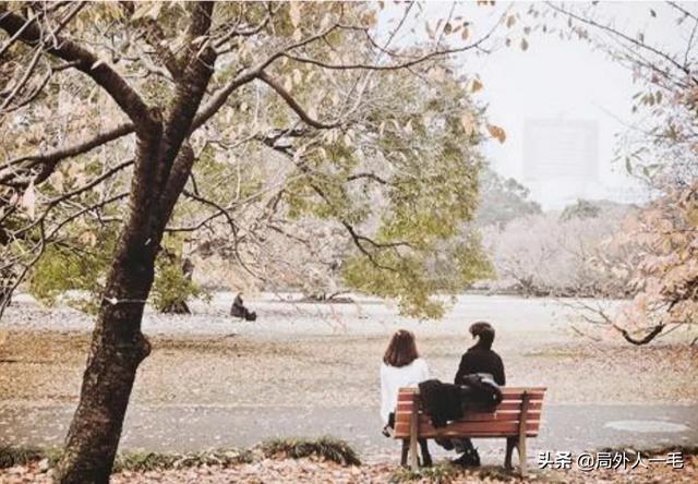 请问,七夕不送花的男生在想什么,一般都会送什么礼物呢？