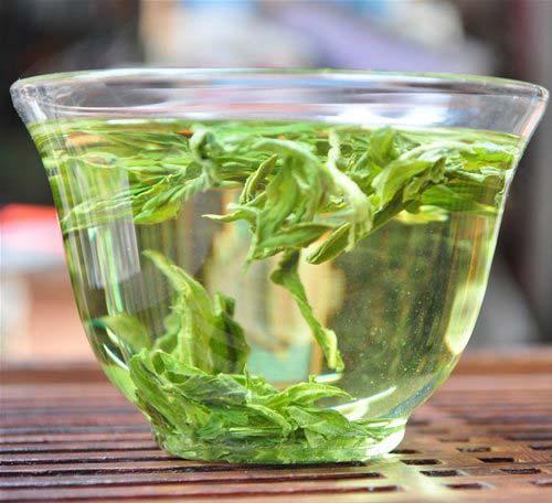 为什么有些人喝白酒要用小酒杯(喝白酒的小酒杯叫什么名字)