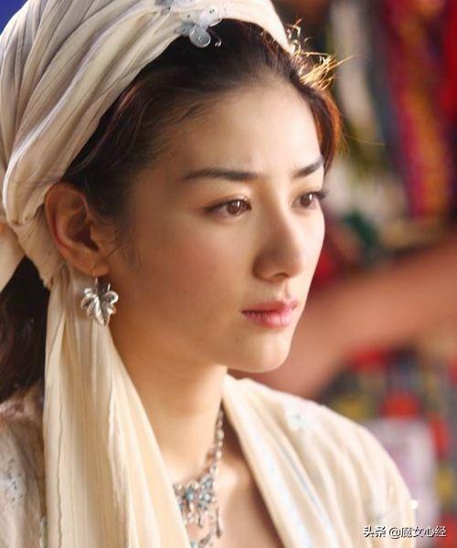 罗莎莉布拉德福德:《慎重勇者》中主角圣哉为何事事不顺