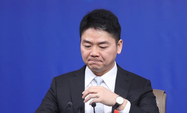 刘东强前妻:刘强东不同时期的三个女人，你认为哪一个更让他刻骨铭心？