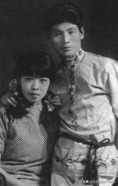 瞿秋白简介:从女性主义角度分析张爱玲，萧红，丁玲三人的创作风格？