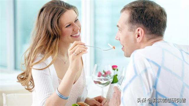 何洁二婚老公是谁:老公是二婚的，你觉得幸福吗