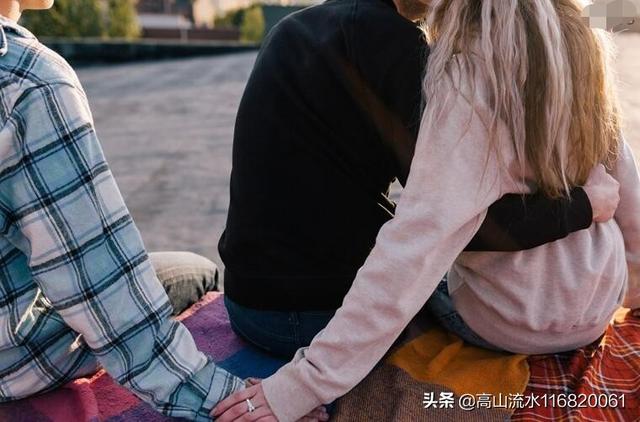 章泽天赴剑桥读书:刘强东向人大捐款3亿，富豪为何爱给大学捐款？