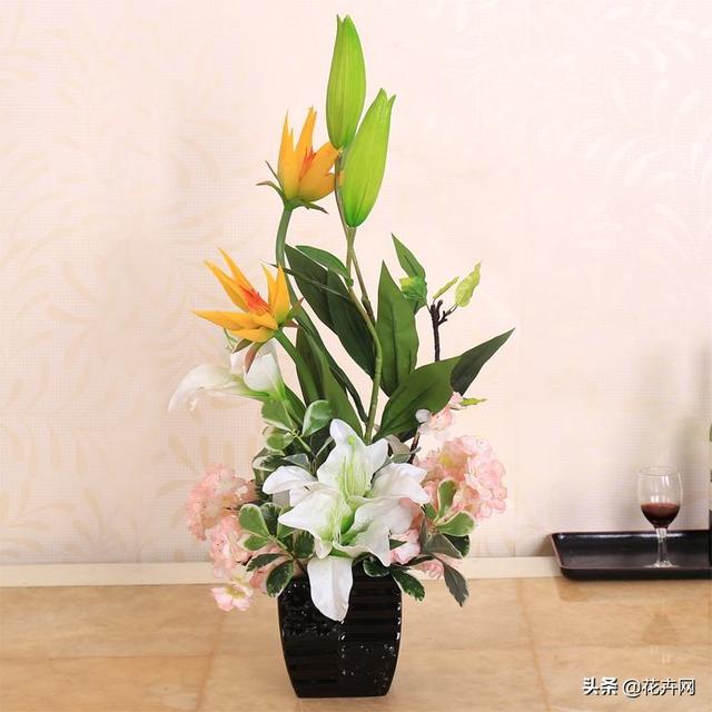 头条问答 百合花 纯洁美好的象征 盆栽要如何管理呢 9个回答