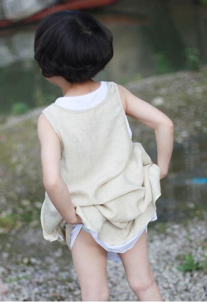 宝宝快两岁半了,总是尿裤子才说尿尿了,大便站着,抗拒把屎把尿,不肯