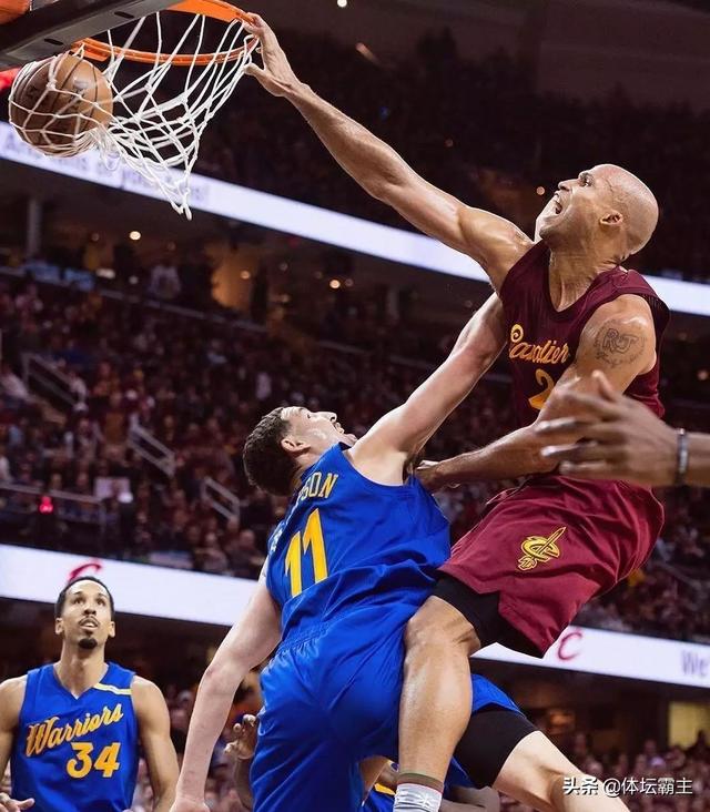 艾尔哈灵顿姚明:艾尔 哈灵顿 NBA中有实力却从未入选过全明星，你最先想到的球员是谁？