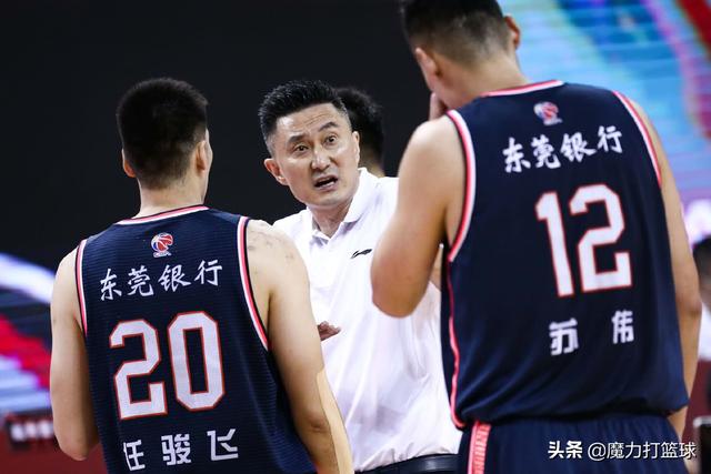 杜高俱乐部视频观看视频播放:京粤二番战，朱彦西肘击杜润旺逃过判罚，朱彦西会被追加处罚吗？ 湖南杜高俱乐部