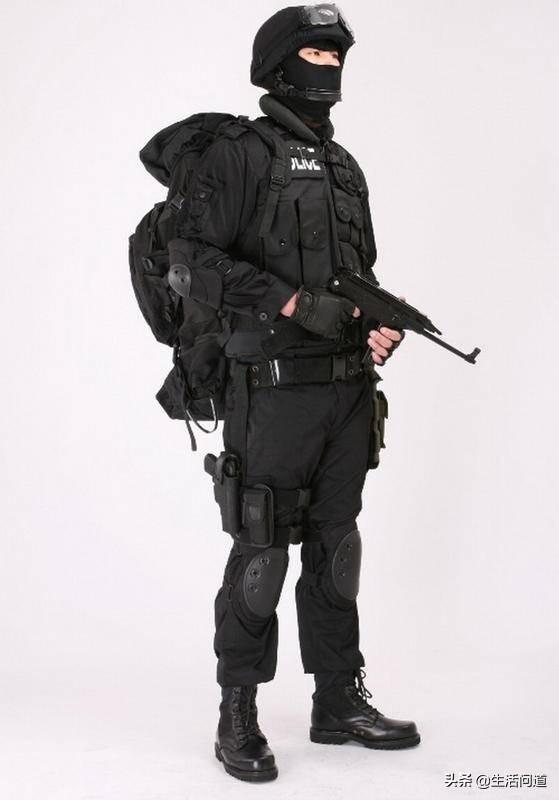 头条问答 - 为什么有的警察把枪别腰上,有的保镖把枪藏腋下,有的特种