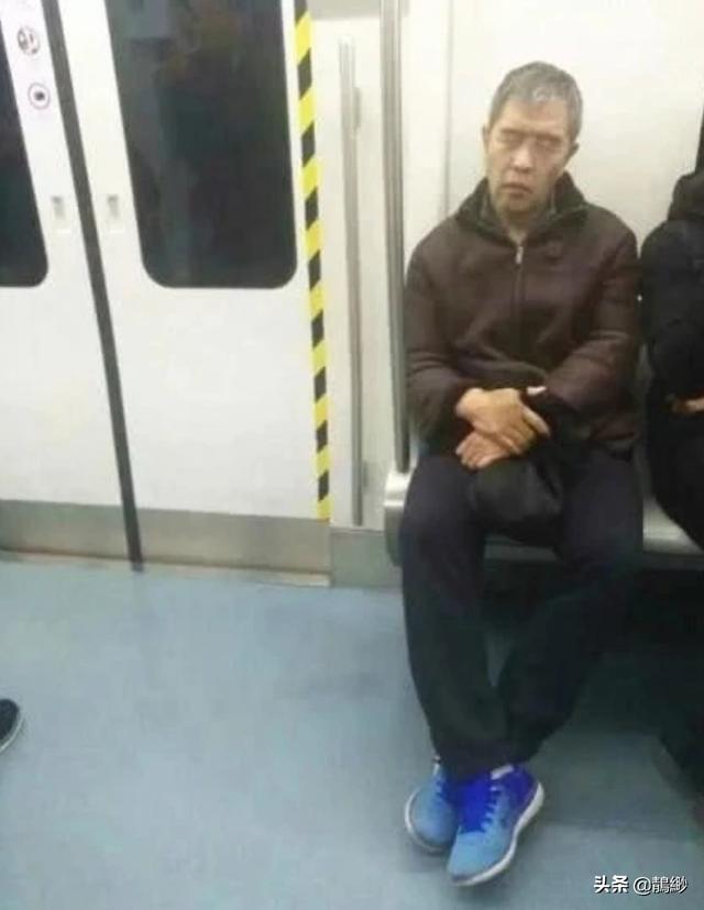 陆昊简历:原中国足坛第一裁判“金哨”陆俊现状如何？在做什么呢？