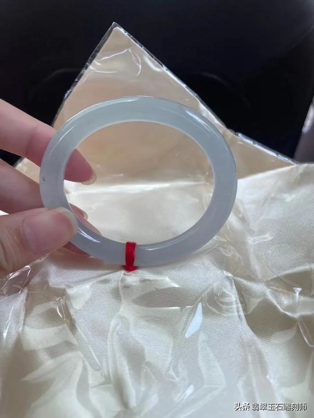 好翡翠手镯的图片,很稀罕翡翠镯子啊，谁能推荐一下哪家的好？