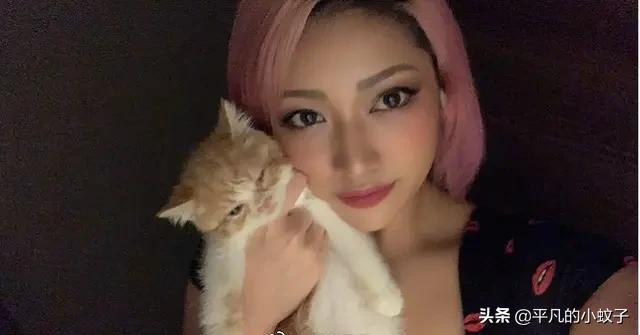 日本知名女演员灵异事件:22岁日本著名摔跤手木村花因网络暴力自杀，你有什么想说的？