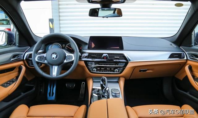 老鸟拍牌2020年新款:2020年流行哪款女鞋，好看又时尚？