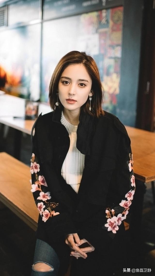复旦女博士劈腿四个男博士,其中一硕导为其自杀,第三者都有什么企图？对此你怎么看？