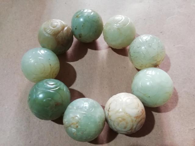 一块和田玉要盘多久才能包浆,古玉玻璃光包浆要多少年才能型成？