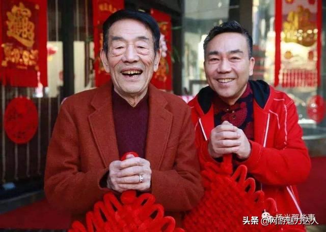 杨光的夏天生活:《杨光的快乐生活》中的黄大发黄总，你觉得人品怎么样？