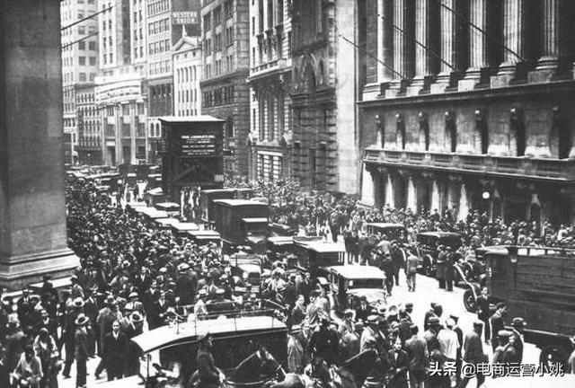 1929年经济危机:1929年美国经济危机为什么不会通货膨胀，而是物价下跌？