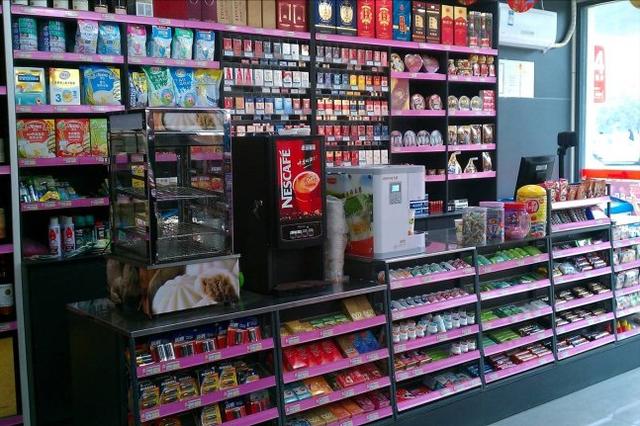 我是一个开实体店的,店里每天几乎没有几个生意,该怎么办？