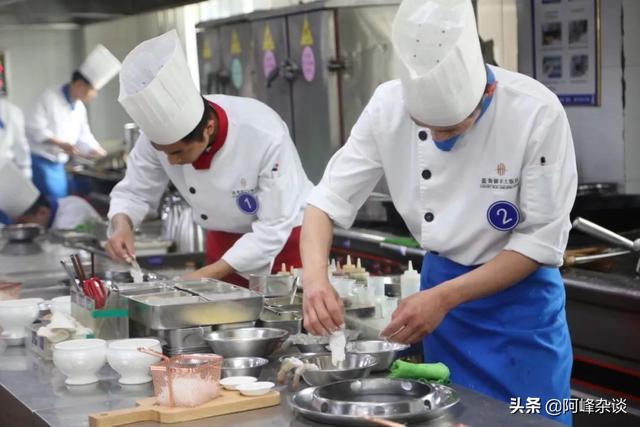 为何深圳大部分餐馆的菜偏辣？