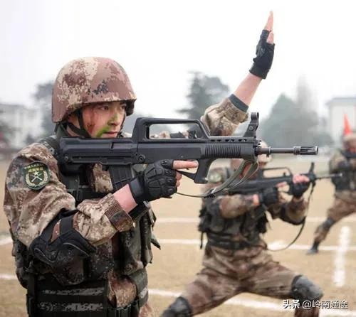 为什么网上这么多人把武警当做解放军？